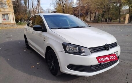 Volkswagen Polo VI (EU Market), 2013 год, 950 000 рублей, 2 фотография