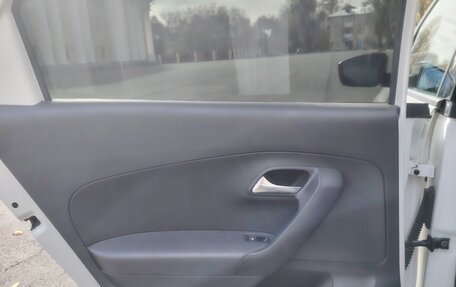 Volkswagen Polo VI (EU Market), 2013 год, 950 000 рублей, 18 фотография