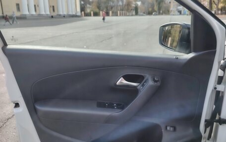 Volkswagen Polo VI (EU Market), 2013 год, 950 000 рублей, 19 фотография