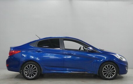 Hyundai Solaris II рестайлинг, 2011 год, 673 000 рублей, 4 фотография