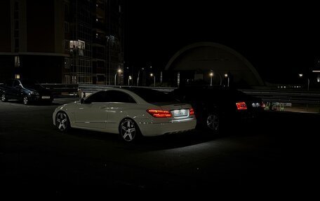 Mercedes-Benz E-Класс, 2010 год, 1 540 000 рублей, 2 фотография