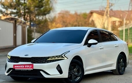 KIA K5, 2021 год, 1 540 000 рублей, 2 фотография