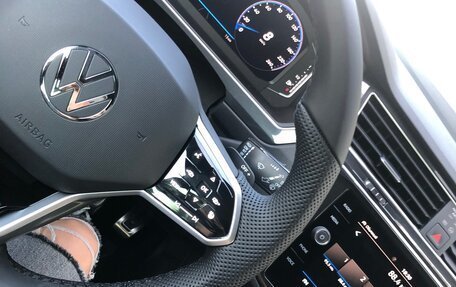 Volkswagen Tiguan II, 2021 год, 3 000 000 рублей, 14 фотография