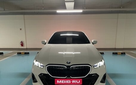 BMW 5 серия, 2025 год, 6 220 000 рублей, 2 фотография