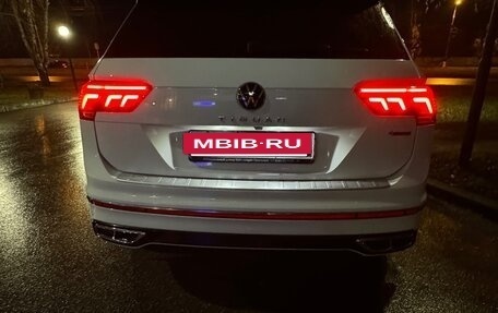 Volkswagen Tiguan II, 2021 год, 3 000 000 рублей, 2 фотография