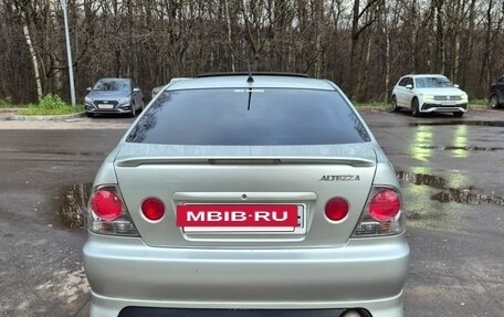 Toyota Altezza, 2001 год, 800 000 рублей, 18 фотография