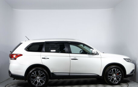 Mitsubishi Outlander III рестайлинг 3, 2015 год, 1 520 000 рублей, 4 фотография