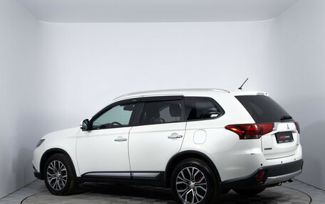 Mitsubishi Outlander III рестайлинг 3, 2015 год, 1 520 000 рублей, 7 фотография