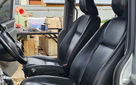 Volkswagen Multivan T4, 2002 год, 1 050 000 рублей, 5 фотография