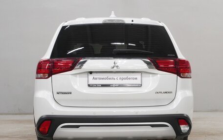 Mitsubishi Outlander III рестайлинг 3, 2018 год, 2 113 000 рублей, 6 фотография