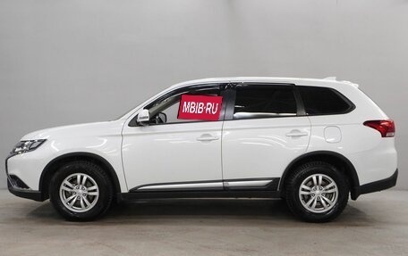 Mitsubishi Outlander III рестайлинг 3, 2018 год, 2 113 000 рублей, 8 фотография