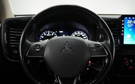 Mitsubishi Outlander III рестайлинг 3, 2018 год, 2 113 000 рублей, 15 фотография