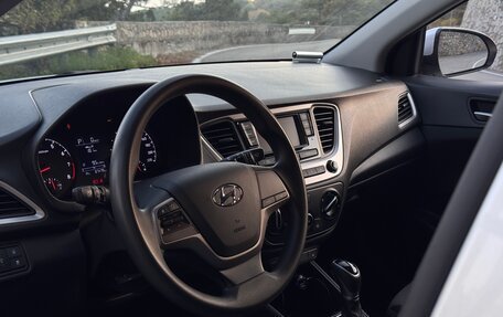 Hyundai Solaris II рестайлинг, 2018 год, 1 500 000 рублей, 33 фотография