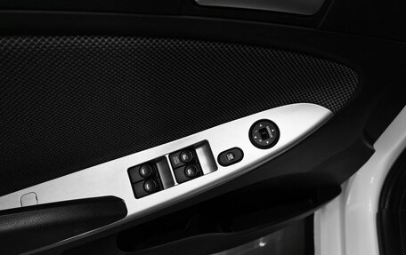 Hyundai Solaris II рестайлинг, 2014 год, 895 000 рублей, 19 фотография