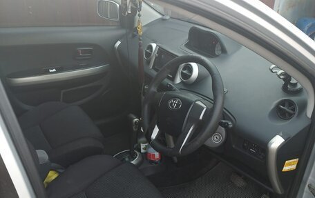 Toyota Ist II, 2002 год, 535 000 рублей, 3 фотография