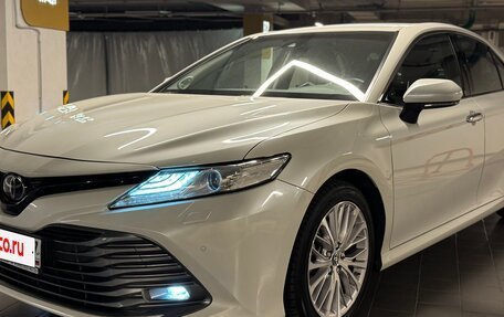 Toyota Camry, 2020 год, 3 890 000 рублей, 2 фотография