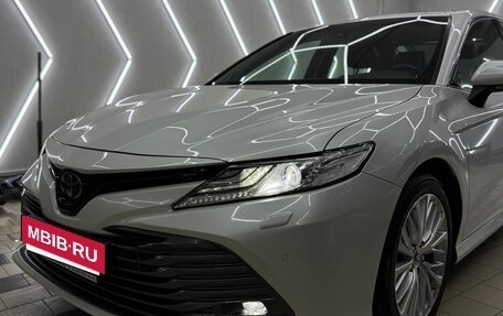 Toyota Camry, 2020 год, 3 890 000 рублей, 7 фотография