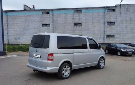 Volkswagen Caravelle T5, 2007 год, 1 750 000 рублей, 3 фотография