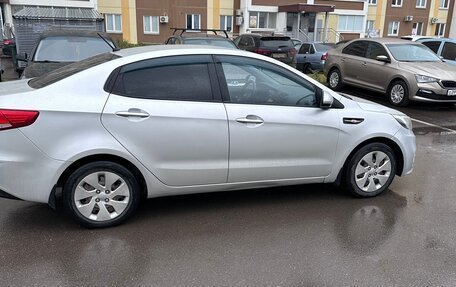 KIA Rio III рестайлинг, 2015 год, 710 000 рублей, 2 фотография