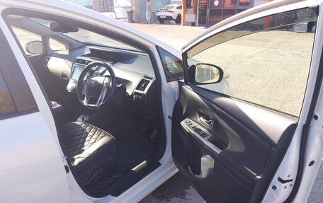 Toyota Prius Alpha I (ZVW40/41), 2015 год, 1 600 000 рублей, 8 фотография