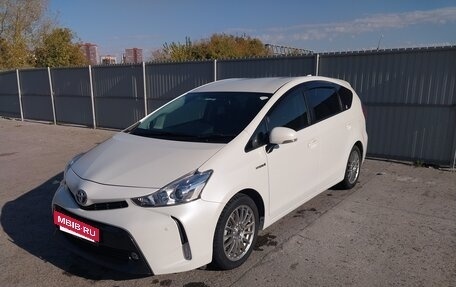 Toyota Prius Alpha I (ZVW40/41), 2015 год, 1 600 000 рублей, 4 фотография
