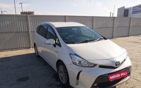 Toyota Prius Alpha I (ZVW40/41), 2015 год, 1 600 000 рублей, 2 фотография