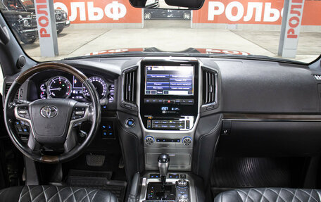 Toyota Land Cruiser 200, 2018 год, 6 800 000 рублей, 13 фотография