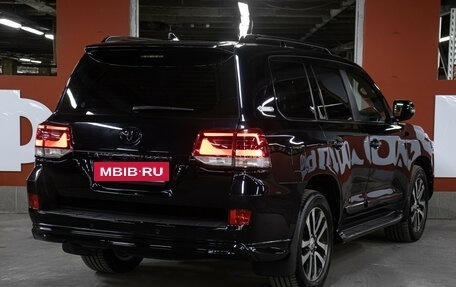 Toyota Land Cruiser 200, 2018 год, 6 800 000 рублей, 5 фотография