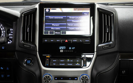 Toyota Land Cruiser 200, 2018 год, 6 800 000 рублей, 14 фотография