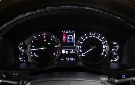 Toyota Land Cruiser 200, 2018 год, 6 800 000 рублей, 12 фотография