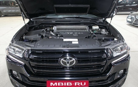 Toyota Land Cruiser 200, 2018 год, 6 800 000 рублей, 9 фотография