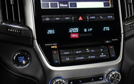 Toyota Land Cruiser 200, 2018 год, 6 800 000 рублей, 17 фотография