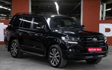 Toyota Land Cruiser 200, 2018 год, 6 800 000 рублей, 3 фотография