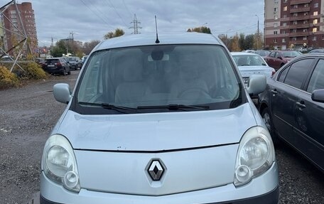 Renault Kangoo II рестайлинг, 2011 год, 400 000 рублей, 1 фотография