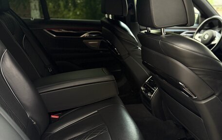 BMW 7 серия, 2017 год, 3 950 000 рублей, 14 фотография