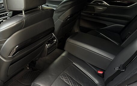 BMW 7 серия, 2017 год, 3 950 000 рублей, 15 фотография