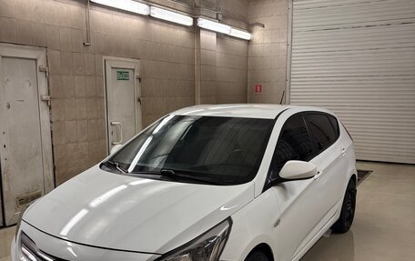 Hyundai Solaris II рестайлинг, 2015 год, 1 200 000 рублей, 3 фотография