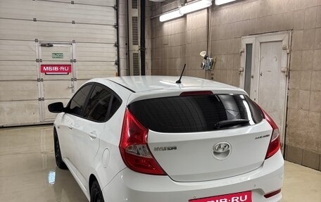 Hyundai Solaris II рестайлинг, 2015 год, 1 200 000 рублей, 2 фотография