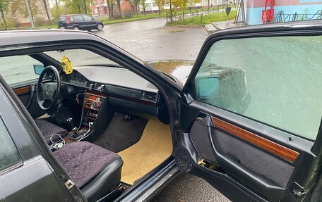 Mercedes-Benz E-Класс, 1995 год, 300 000 рублей, 6 фотография