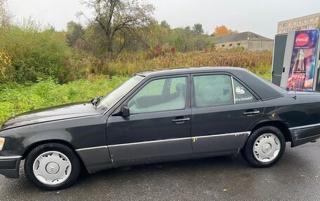Mercedes-Benz E-Класс, 1995 год, 300 000 рублей, 2 фотография