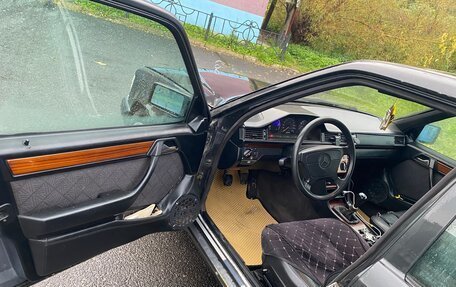 Mercedes-Benz E-Класс, 1995 год, 300 000 рублей, 5 фотография