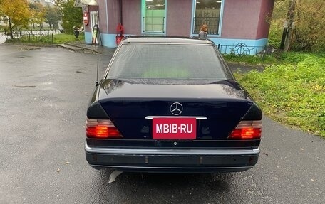 Mercedes-Benz E-Класс, 1995 год, 300 000 рублей, 3 фотография