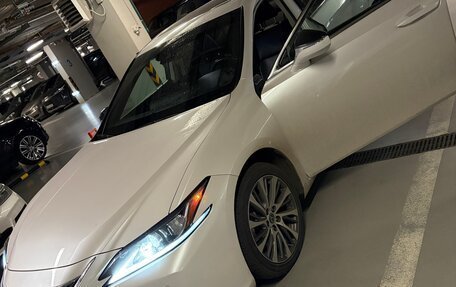 Lexus ES VII, 2020 год, 3 990 000 рублей, 10 фотография