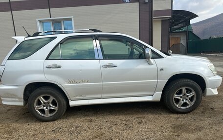 Toyota Avensis III рестайлинг, 2002 год, 1 000 000 рублей, 2 фотография