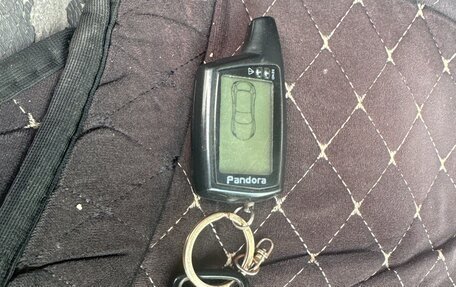 Toyota Avensis III рестайлинг, 2002 год, 1 000 000 рублей, 12 фотография