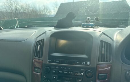 Toyota Avensis III рестайлинг, 2002 год, 1 000 000 рублей, 8 фотография