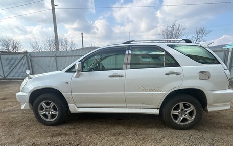 Toyota Avensis III рестайлинг, 2002 год, 1 000 000 рублей, 4 фотография