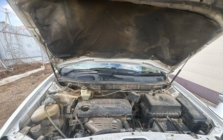 Toyota Avensis III рестайлинг, 2002 год, 1 000 000 рублей, 13 фотография