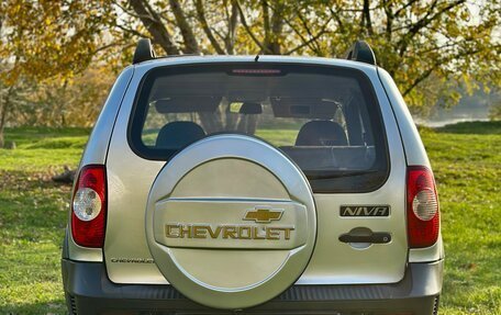 Chevrolet Niva I рестайлинг, 2010 год, 575 000 рублей, 5 фотография