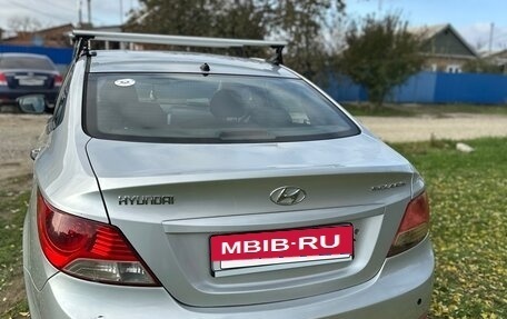 Hyundai Solaris II рестайлинг, 2011 год, 690 000 рублей, 4 фотография